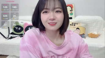 Lucy-8 Stripchat Live