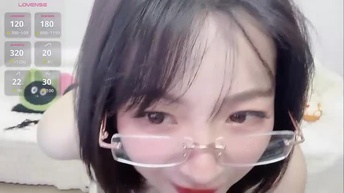 Lucy-8 Stripchat Live
